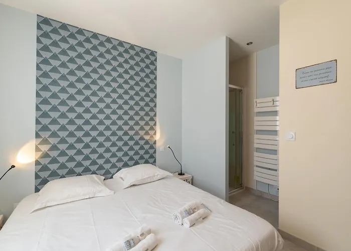 La Roche Bleue - 100m - Parking *