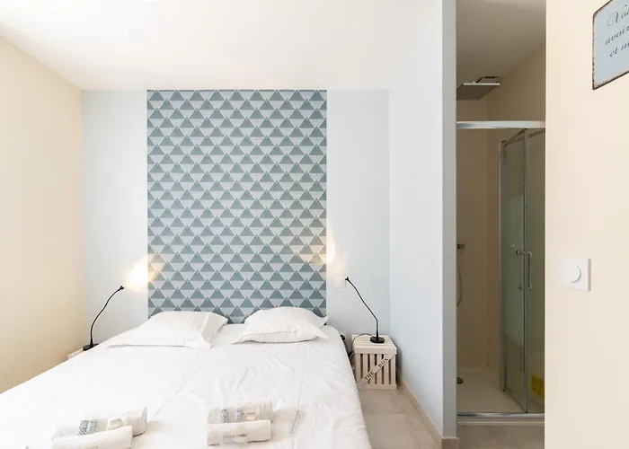 La Roche Bleue - 100m - Parking *